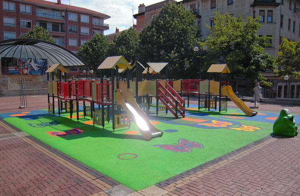 Columpios y parques infantiles de uso público